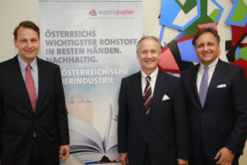 Foto: Austropapier/APA Fotoservice-Langegger Austropapier-Präsident Oberhumer mit Vizepräsidenten